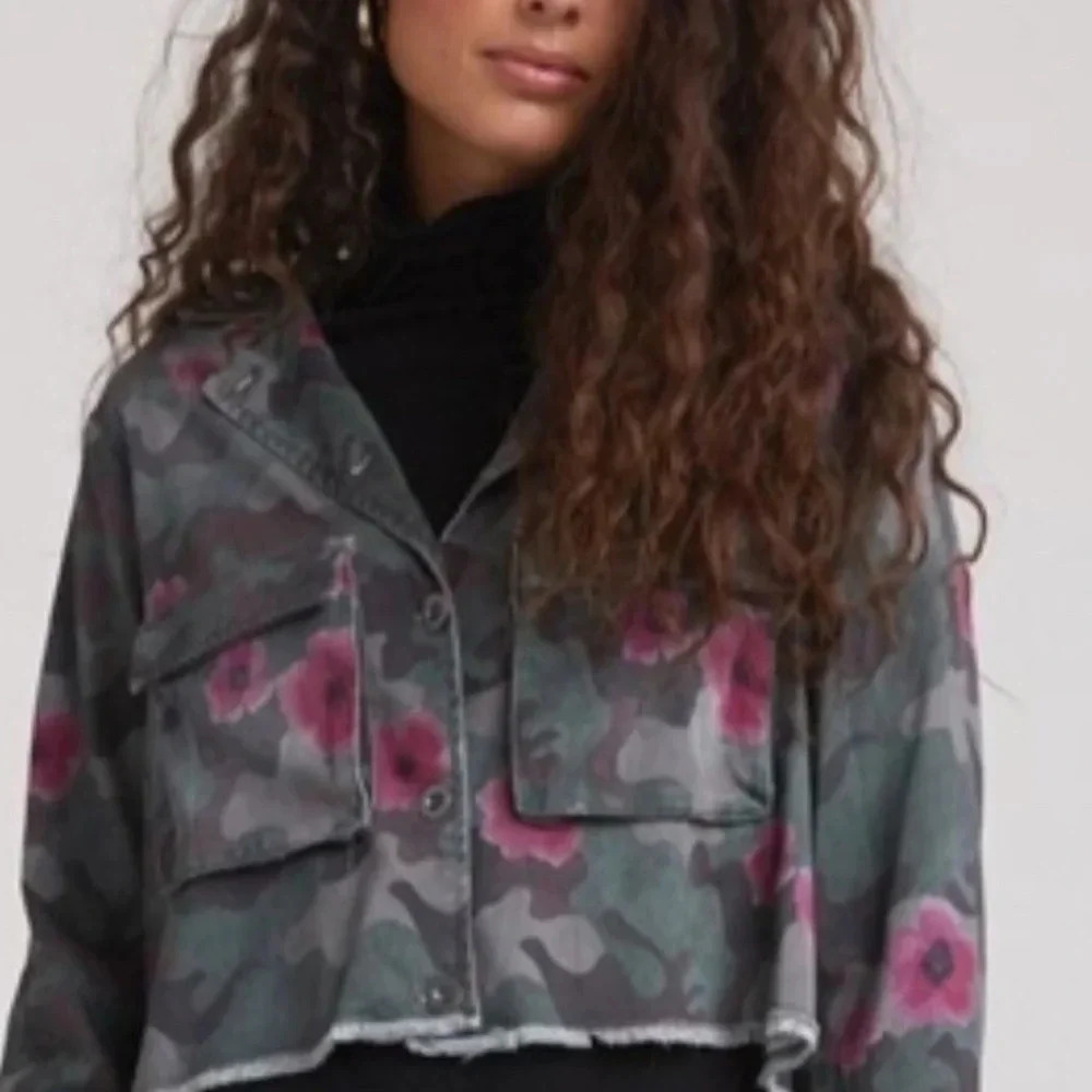 Bella Dahl New Floral Camo Crop Jacket